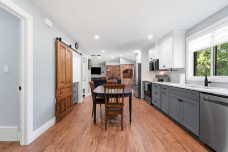 once on lidderdale vacation rental pet friendly 5 bedroom bayfield goderich grand bend lake huron kincardine ontario cottage rental 15
