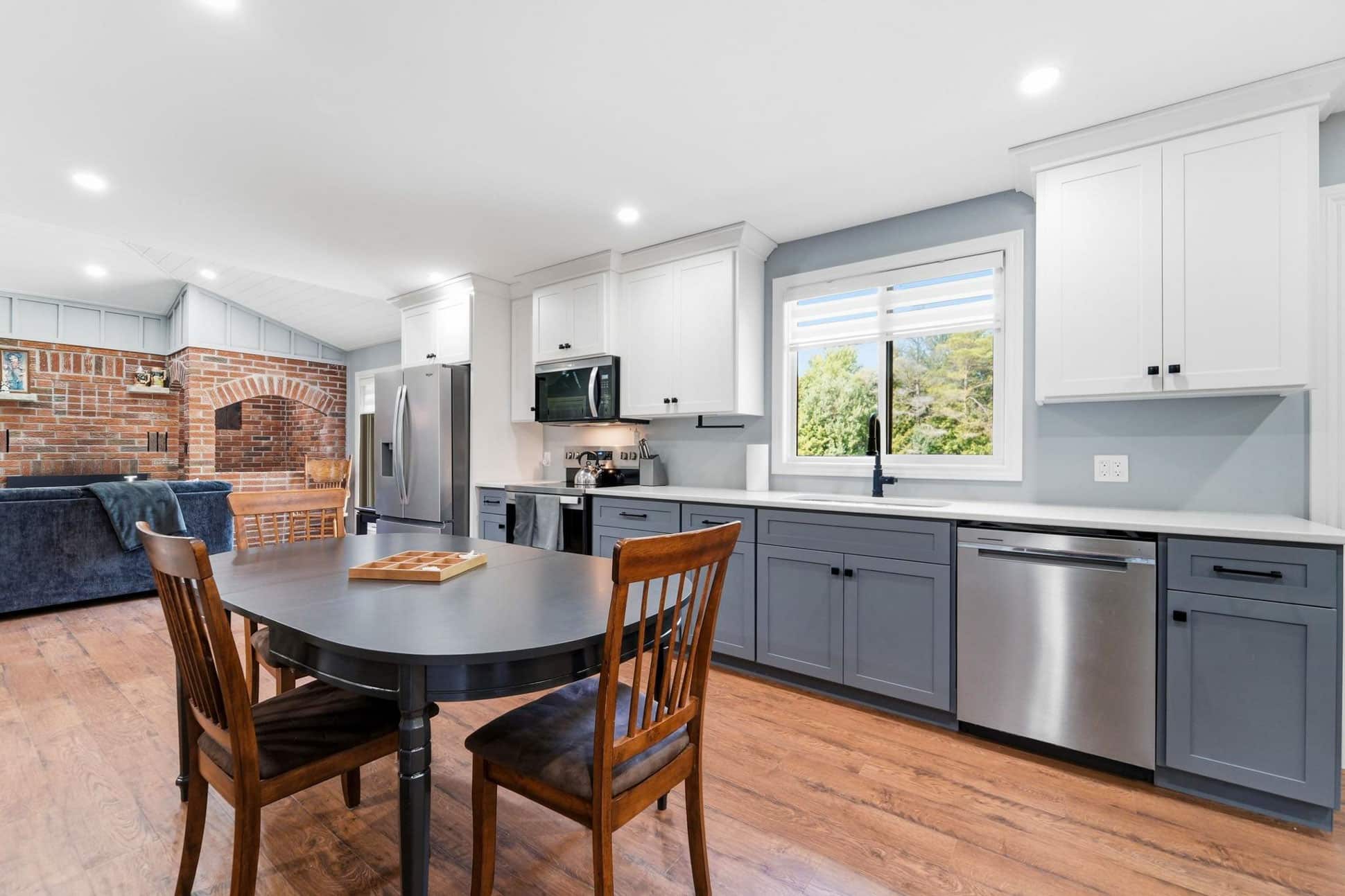 once on lidderdale vacation rental pet friendly 5 bedroom bayfield goderich grand bend lake huron kincardine ontario cottage rental 16