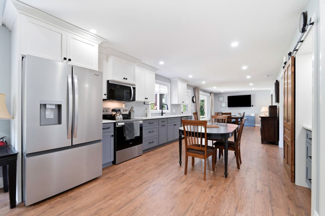 once on lidderdale vacation rental pet friendly 5 bedroom bayfield goderich grand bend lake huron kincardine ontario cottage rental 18
