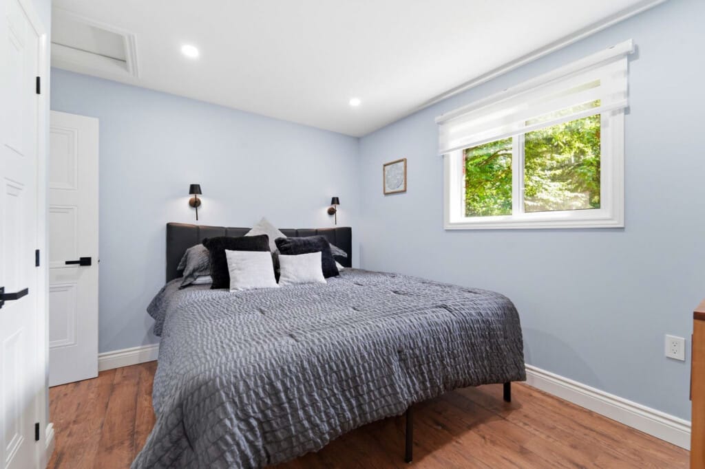 once on lidderdale vacation rental pet friendly 5 bedroom bayfield goderich grand bend lake huron kincardine ontario cottage rental 26
