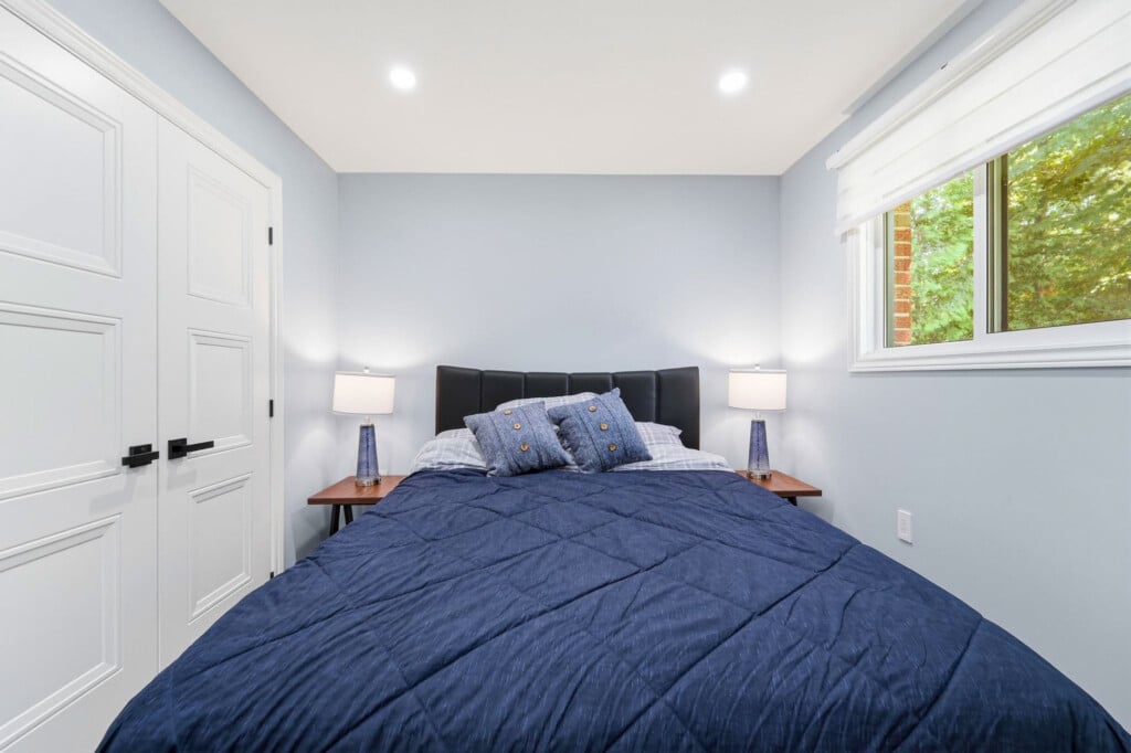 once on lidderdale vacation rental pet friendly 5 bedroom bayfield goderich grand bend lake huron kincardine ontario cottage rental 34