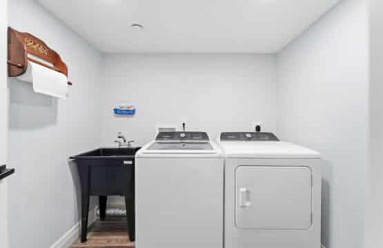 once on lidderdale vacation rental pet friendly 5 bedroom bayfield goderich grand bend lake huron kincardine ontario cottage rental 39