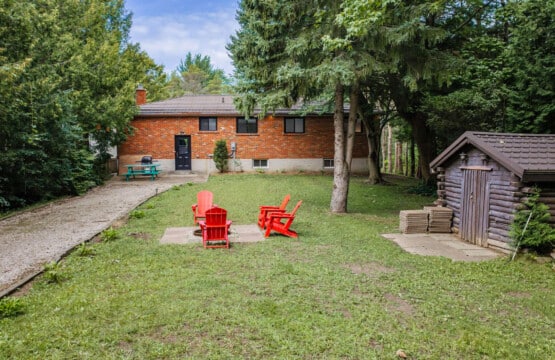 once on lidderdale vacation rental pet friendly 5 bedroom bayfield goderich grand bend lake huron kincardine ontario cottage rental 4