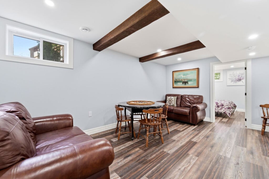 once on lidderdale vacation rental pet friendly 5 bedroom bayfield goderich grand bend lake huron kincardine ontario cottage rental 40